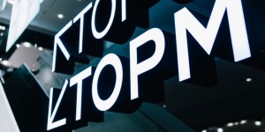 Topman-Interior-Amsterdam-Sign