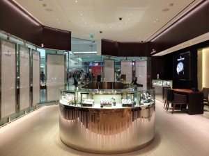 Watches-Of-Switzerland-London-Overview-Counter-Desk